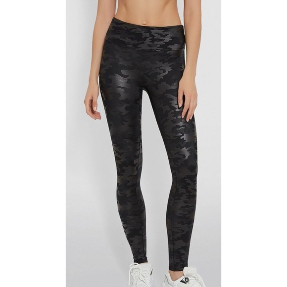 Spanx Faux Leather Camo Leggings Black - Picture 1 of 9